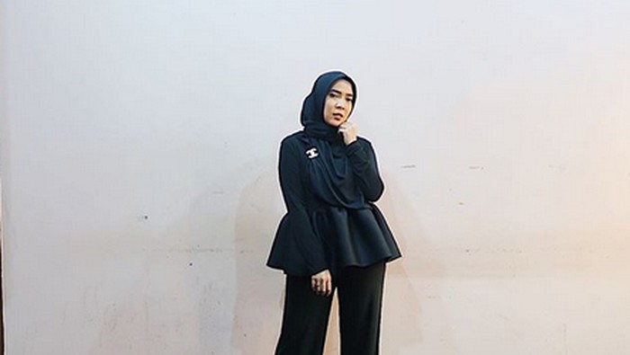 Mantap Berhijab Fitri Tropica Cantik Bangat