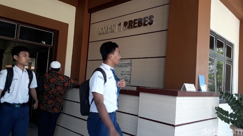 PPDB Belum Diumumkan, Calon Siswa di Brebes Diminta Pulang Dulu PPDB Belum Diumumkan, Calon Siswa di Brebes Diminta Pulang Dulu