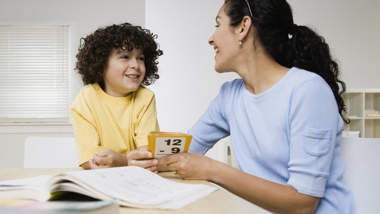 Dear Orang Tua Zaman Now, Ini 3 Kiat Tumbuhkan Minat Baca Anak/ Foto: Thinkstock Dear Orang Tua Zaman Now, Ini 3 Kiat Tumbuhkan Minat Baca Anak/ Foto: Thinkstock