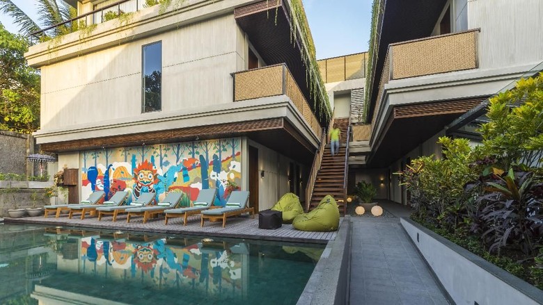 Lukisan Gaya Abstrak Bali Kemal Ezedine Hiasi Artotel Haniman-Ubud Lukisan Gaya Abstrak Bali Kemal Ezedine Hiasi Artotel Haniman-Ubud