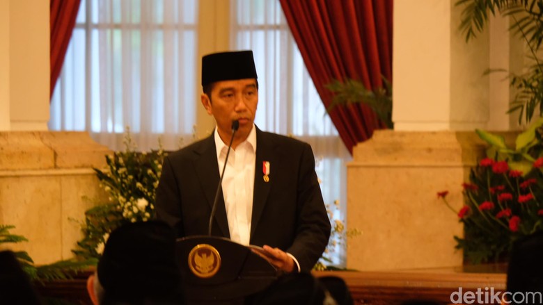 Jokowi: Silakan Bersaing Jadi Cawapres 1-2 Minggu Ini Jokowi: Silakan Bersaing Jadi Cawapres 1-2 Minggu Ini