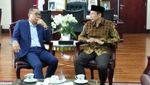 Intip Gaya Tuan Guru Bajang Saat Makan Bersama Ustaz Abdul Somad dan Ulama