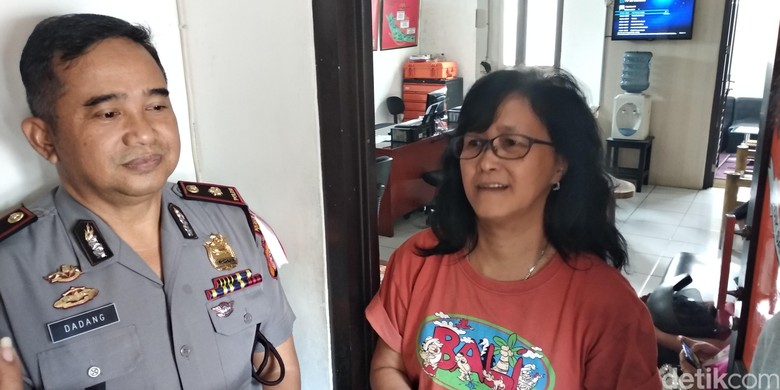 Bos Roti Polisikan Pembuat Selebaran Pesta Seks di Bandung Bos Roti Polisikan Pembuat Selebaran Pesta Seks di Bandung