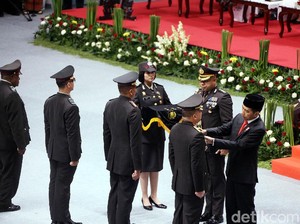 17 Polisi Dapat Penghargaan di HUT Polri Ke-72