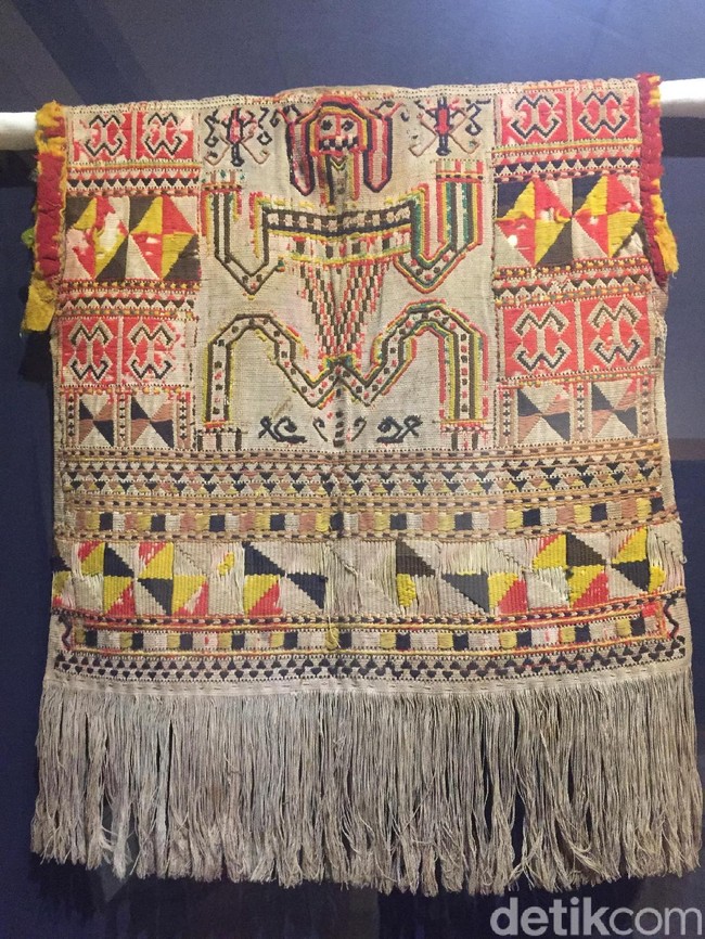 Encounters with Bali: A Collectors Journey, begitu tajuk pameran tersebut, berlangsung mulai hari ini, Rabu (11/7/2018) hingga 5 Agustus mendatang. Dinamai demikian karena Bali menjadi gerbang utama bagi kedua kolektor tersebut untuk berburu kain-kain langka. (Foto: Daniel Ngantung/Wolipop)