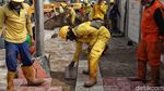 Trotoar di Depan Wisma Atlet Kemayoran Diperbaiki