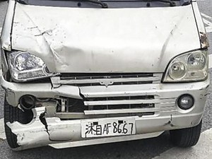 Pakai Pelat Tulisan Tangan, Pria di China Ditangkap Polisi