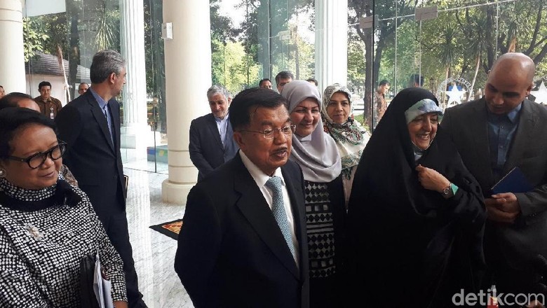 JK dan Wapres Iran Bahas Nuklir, RI Dorong Kesepakatan JCPoA Lanjut JK dan Wapres Iran Bahas Nuklir, RI Dorong Kesepakatan JCPoA Lanjut