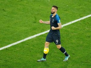 Giroud Penuhi Impian Masa Kecil