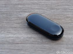 Unboxing Mi Band 3, Gelang Pintar Ramah Kantong