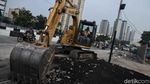 Trotoar di Depan Wisma Atlet Kemayoran Diperbaiki