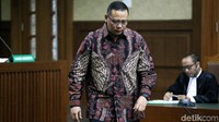 Ini merupakan sidang perdana dengan agenda pembacaan dakwaan.
