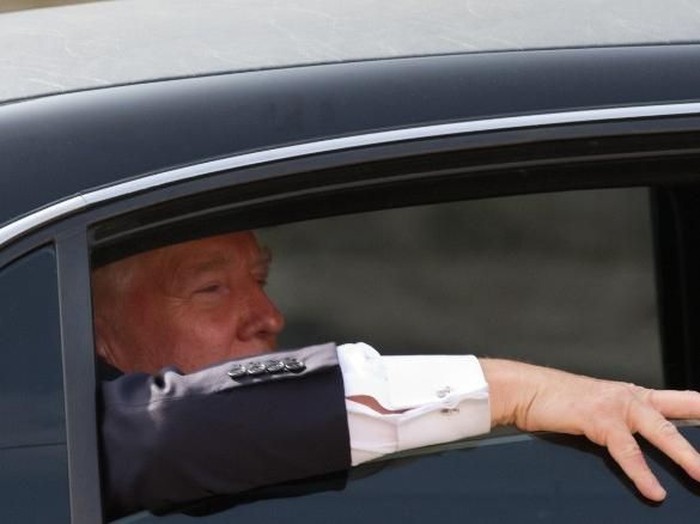 Kedatangan Trump ke Inggris Disambut Lagu American Idiot