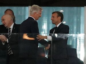 Timnya Kebobolan, Raja Belgia Salami Presiden Prancis