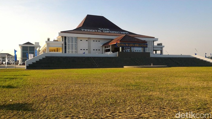 Peresmian SMA Pradita Dirgantara, Boyolali, Rabu (11/7/2018).