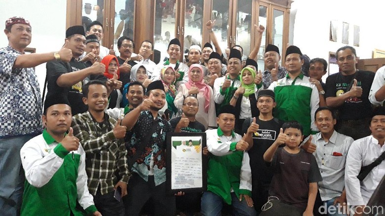 Meski Ada ASN di Pemerintahan, Khofifah Tetap Libatkan Relawan Meski Ada ASN di Pemerintahan, Khofifah Tetap Libatkan Relawan