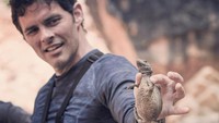 Mendaki gunung juga jadi pengalaman aktor sekaligus penyanyi James Marsden. Foto: Instagram/nbcrunningwild