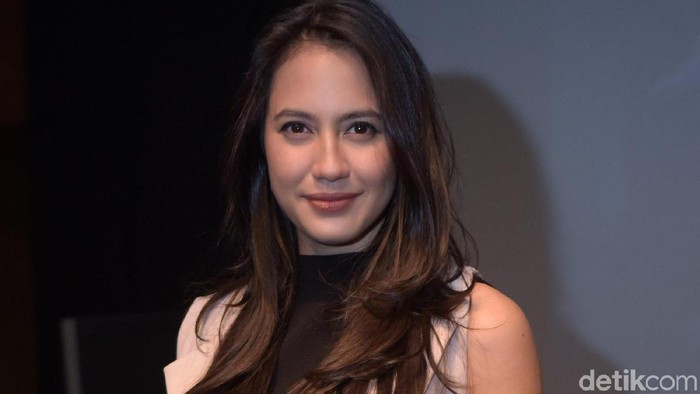Wahai Nettizen Pevita Pearce, Buka suara soal Kedekatan dengan Ariel NOAH