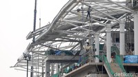 LRT Jakarta akan digunakan dalam perhelatan Asian Games 2018. Penumpang LRT bisa langsung masuk ke dalam arena balap sepeda yang ada di Velodrome, dikarenakan stasiun LRT tersebut langsung terintegrasi dengan arena.