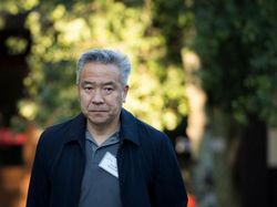 Melongok Pertemuan Rahasia Para Triliuner Berbusana Seadanya