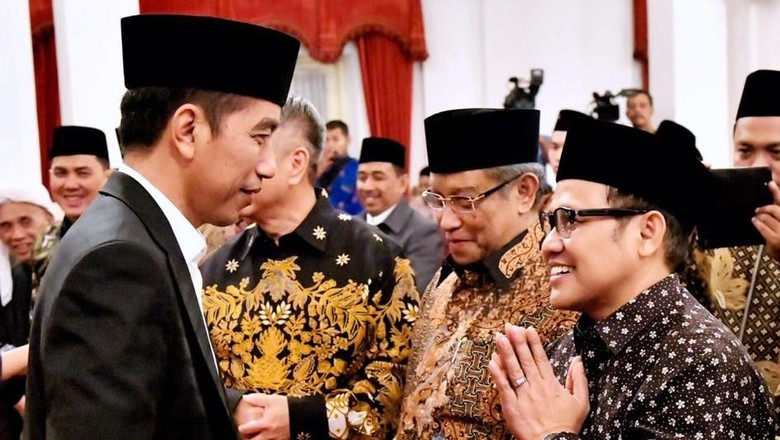 Saat Cak Imin Sapa Jokowi di Tengah Wacana Tiket VIP PKB-Golkar Saat Cak Imin Sapa Jokowi di Tengah Wacana Tiket VIP PKB-Golkar