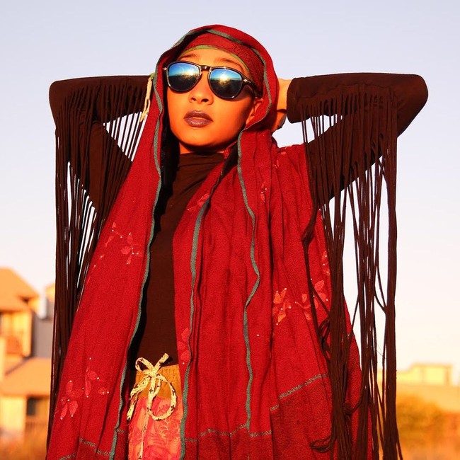 Melalui media yang ia buat, ia ingin mewadahi para muslimah yang bergelut di bidang seni terutama musik hip hop. Ia menunjukkan sisi lain dari muslimah Amerika yang punya jiwa kreatif. Foto: Instagram/AliaSharieef