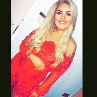 Dari gadis miskin, Jane tiba-tiba kaya raya saat memenangkan lotre senilai 1 juta poundsterling atau sekitar Rp 19 miliar. Wanita 22 tahun itu memenangkan lotre ketika usianya masih 17 tahun. Foto: dok. Instagram (@janepark)