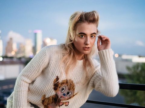 Demi Foto Instagramable di Laut, Selebgram Ini Digigit Hiu