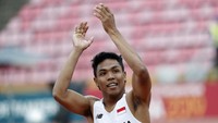 Pelari Indonesia Lalu Muhammad Zohri meluapkan kegembiraannya usai berhasil meraih medali emas pada nomor lari 100 meter pada ajang IAAF World U20 Championship di Tempere, Finlandia, Rabu (11/7/2018) waktu setempat. Istimewa/Lethikuva/Reuters.