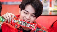 Gak bisa move on. Lagi-lagi ketahuan makan Tao Kae Noi kesukaannya. Foto: Instagram @bbasjtr