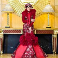 Ciput renda dengan bentuk paes memberikan kesan ‘glamor’ pada wajah. Jika ingin memakai ciput mirip Mulan Jameela ini, sepertinya para hijabers harus menyesuaikan dengan acara yang akan dihadiri. Foto: Agung Wibowo