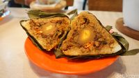 Mangan Mangan: Sop Buntut hingga Bacang Telur Asin