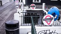 Ukuran dari Museum Punk ini terbilang mini, karena awalnya adalah sebuah toilet umum. Museum ini baru dibuka pada bulan November 2016 (thepunkmuseum.is)