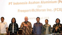 Acara tersebut dihadiri oleh Menteri Keuangan Sri Mulyani Indrawati, Menteri ESDM Ignasius Jonan, Menteri BUMN Rini Soemarno, Menteri Lingkungan Hidup dan Kehutanan Siti Nurbaya, dan Direktur Eksekutif Freeport Tony Wenas.