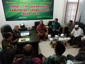 Nisan Raksasa di Probolinggo akan Dibongkar, Tak Ada Ganti Rugi