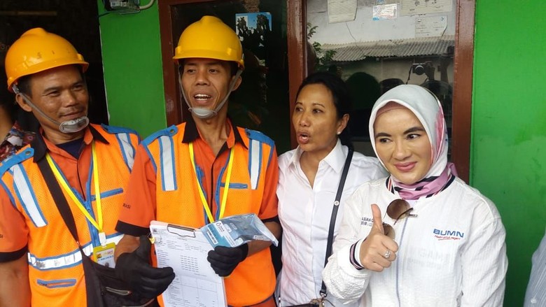 Gandeng PLN, Pertamina Beri Listrik Gratis ke 400 Keluarga Miskin Gandeng PLN, Pertamina Beri Listrik Gratis ke 400 Keluarga Miskin
