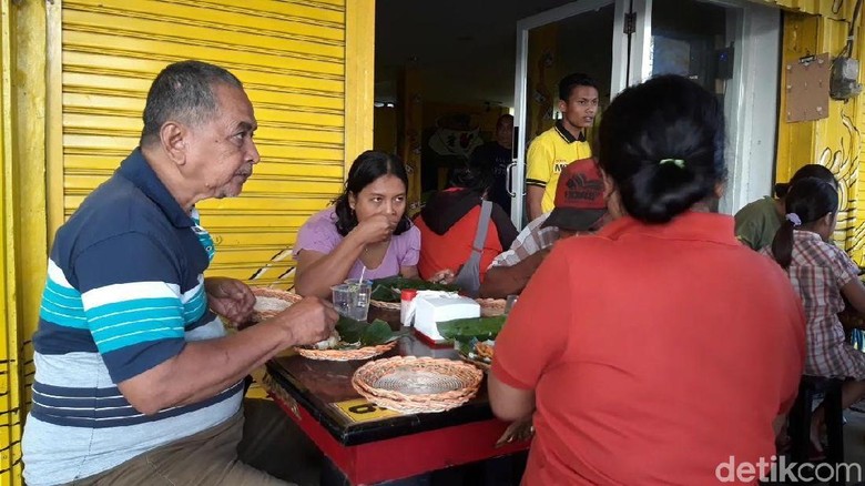 Beramal dengan Nasi Bungkus Seribuan, Chef Haryo: Ini Wasiat Ayah Beramal dengan Nasi Bungkus Seribuan, Chef Haryo: Ini Wasiat Ayah