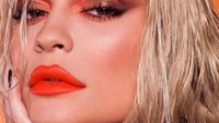 Pada tahun 2015 Kylie pun merilis bisnis kosmetik pertamanya yakni Kylie Lip Kits. Dok. Instagram/kyliejenner