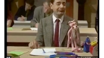 Mr Bean pun menangis karena Inggris kalah.  Foto: Internet