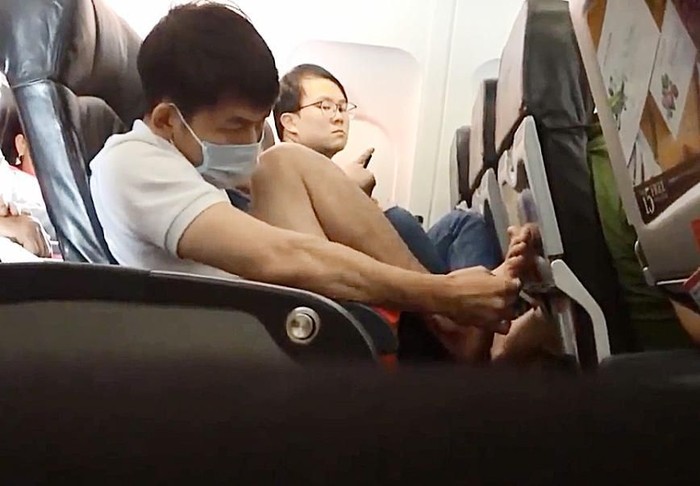 Mungkin Ini Ulah Penumpang Pesawat yang Paling Menjijikan