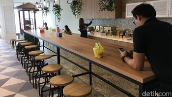 Tempat duduk untuk sambil nyemil. Foto: detikINET/Agus Tri Haryanto