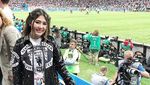 Via Vallen Nonton Kroasia vs Inggris, Netizen : Marko Simic vs De Gea