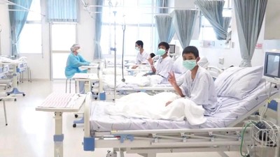 Potret 12 Remaja Selamat dari Gua Thailand Saat Dirawat di RS