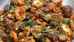 Makan Siang Mantap Pakai Jengkol Mercon dan Cabe Ijo yang Pedas