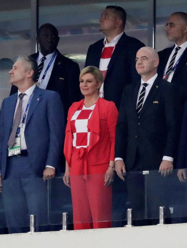 Presiden ke-4 Kroasia ini juga mendapat pujian karena meskipun menjadi orang nomor satu di negaranya, ia bertolak dari Kroasia ke Rusia menggunakan pesawat kelas ekonomi. Bukan dengan first class, pesawat kepresidenan maupun jet pribadi. Foto: Reuters