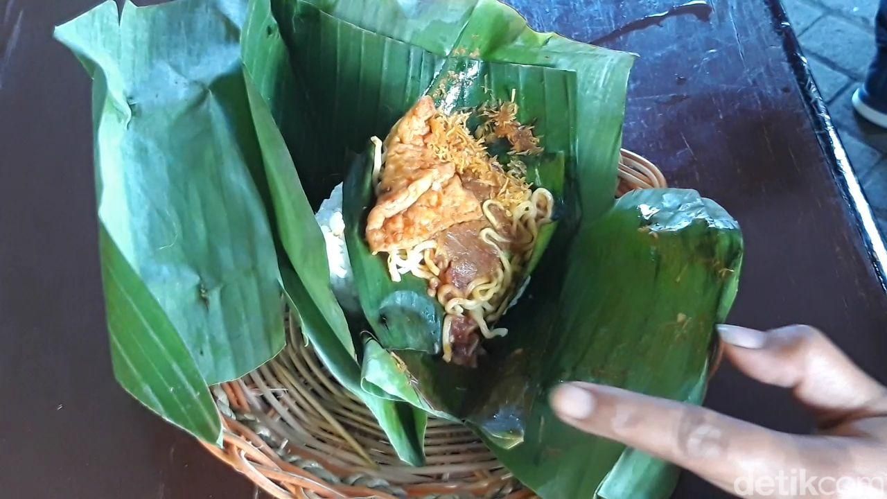 nasi bungkus Rp 1000 di surabaya