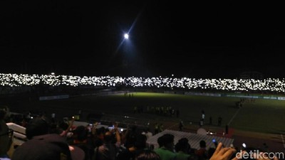 Semifinal Piala AFF U-19 Diwarnai Mati Lampu