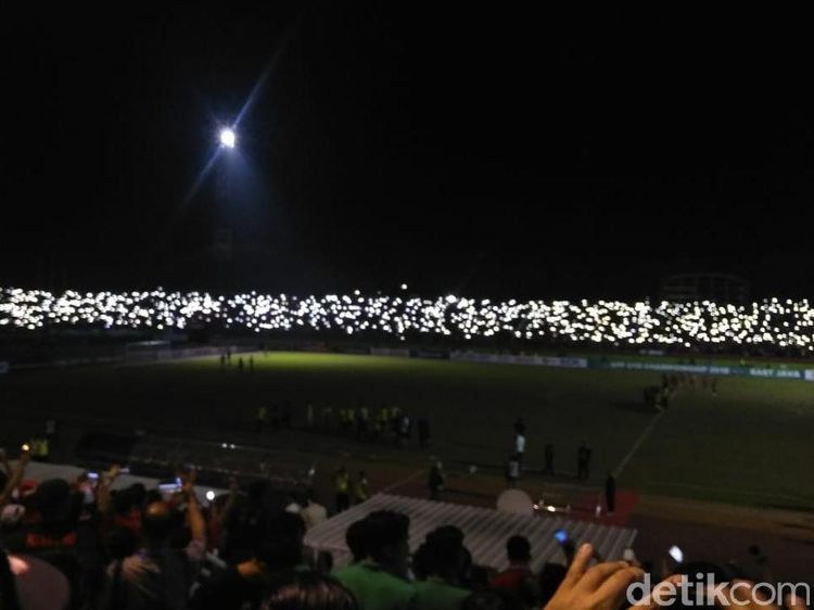Semifinal Piala AFF U-19 Diwarnai Mati Lampu