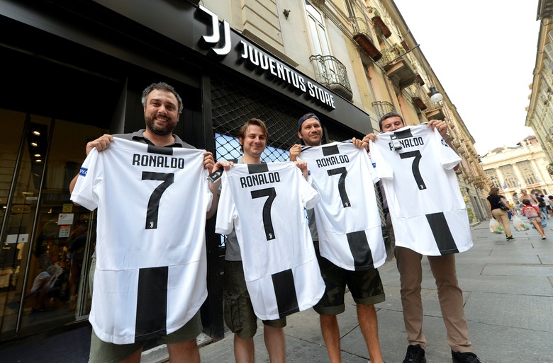 Fans Ronaldo. Foto: Massimo Pinca/Reuters Fans Ronaldo. Foto: Massimo Pinca/Reuters