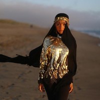 Wanita berkulit hitam ini memulai debutnya di musik hip hop sejak tahun 2011. Serangkaian lagu telah ia ciptakan, mulai dari lagu rap bernuansa religi hingga lagu tentang isu-isu sosial. Foto: Instagram/AliaSharieef